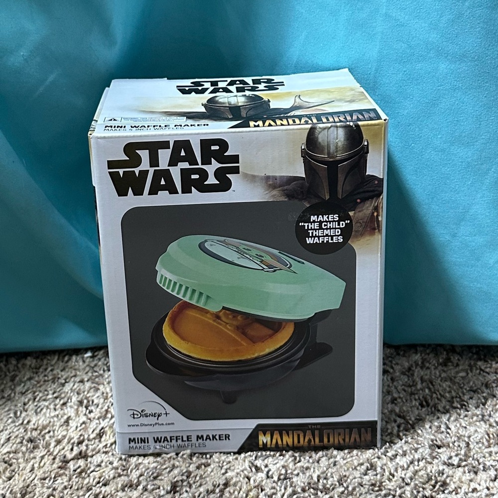 Disney Star Wars Mandalorian Green Waffle Maker